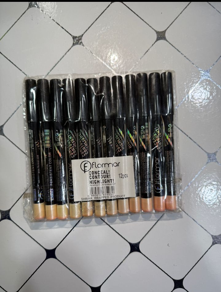 The Flormar 3-in-1 Pencil